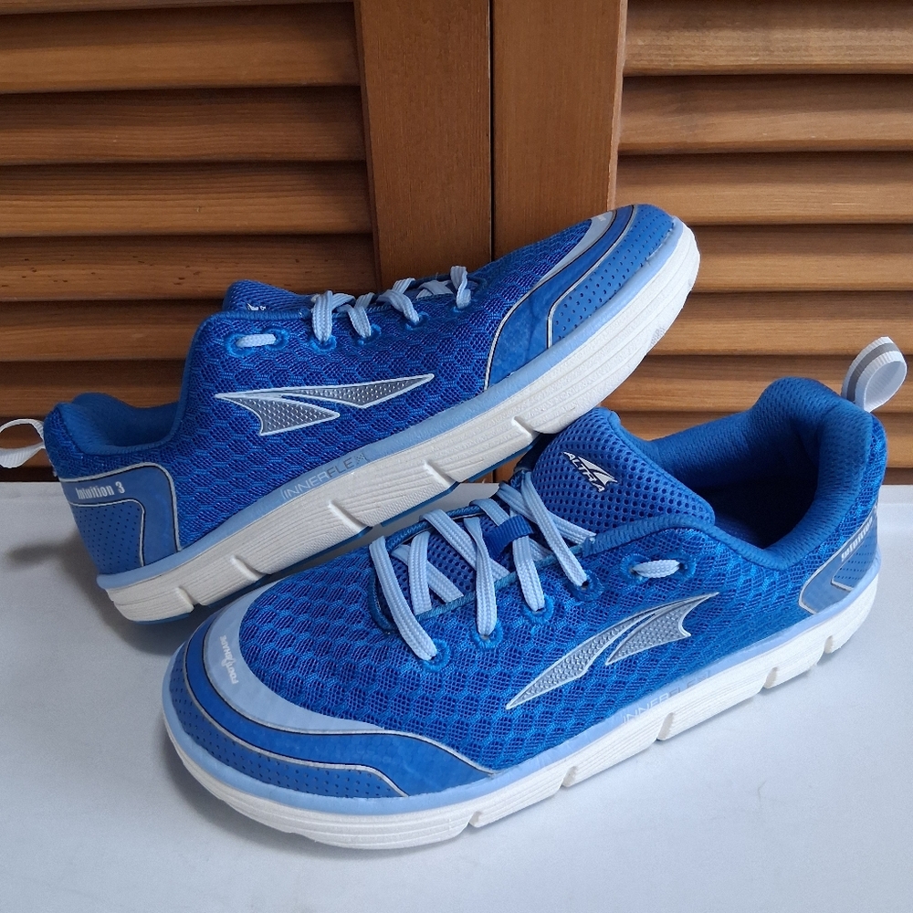 Altra Womens Intuition 3 Blue Running, Cross Training Shoes NWOB * Size: 7.5
